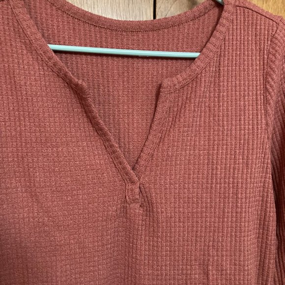 WOMEN'S V Neck Waffle Knit Henley Tops Brick Red - Picture 3 of 16